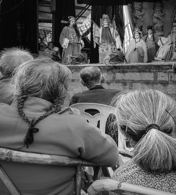 陈文丕《老戏迷》