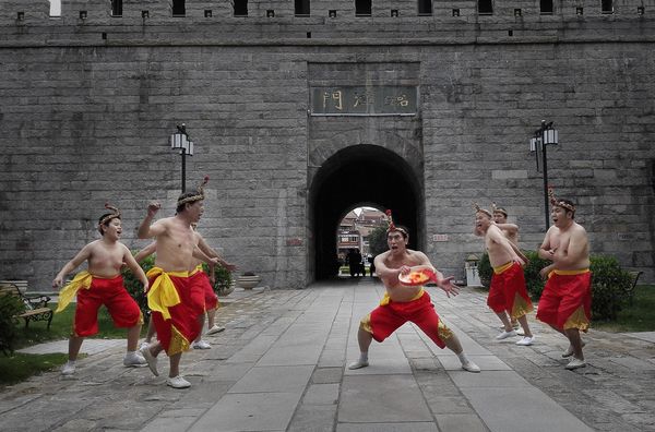 陈文丕《舞起来》