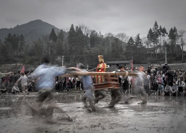黄慰州《闹春田》-入选丽水国际摄影大展